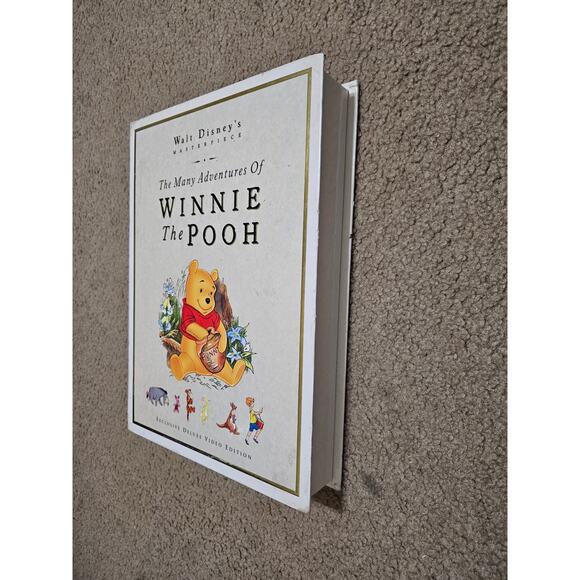 Walt Disney's The Many Adventures of Winnie the Pooh Exclusive Deluxe Video - Picture 8 of 15